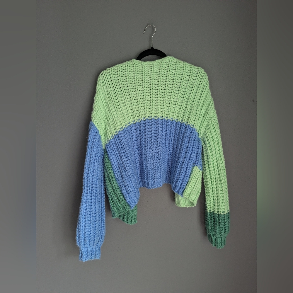 Wild Fable color block sweater size large. No button front 23x 22 - Picture 4 of 4